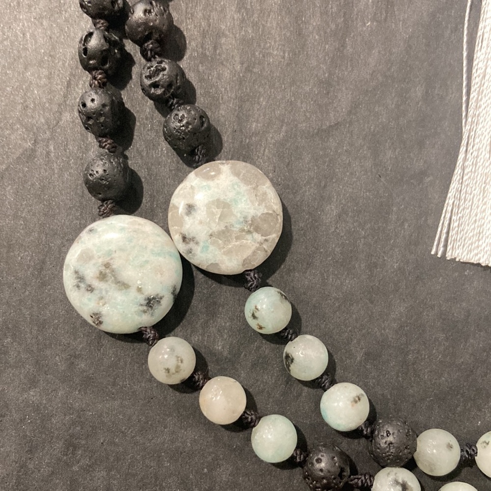 Hand knotted mala - Picture 3 of 4